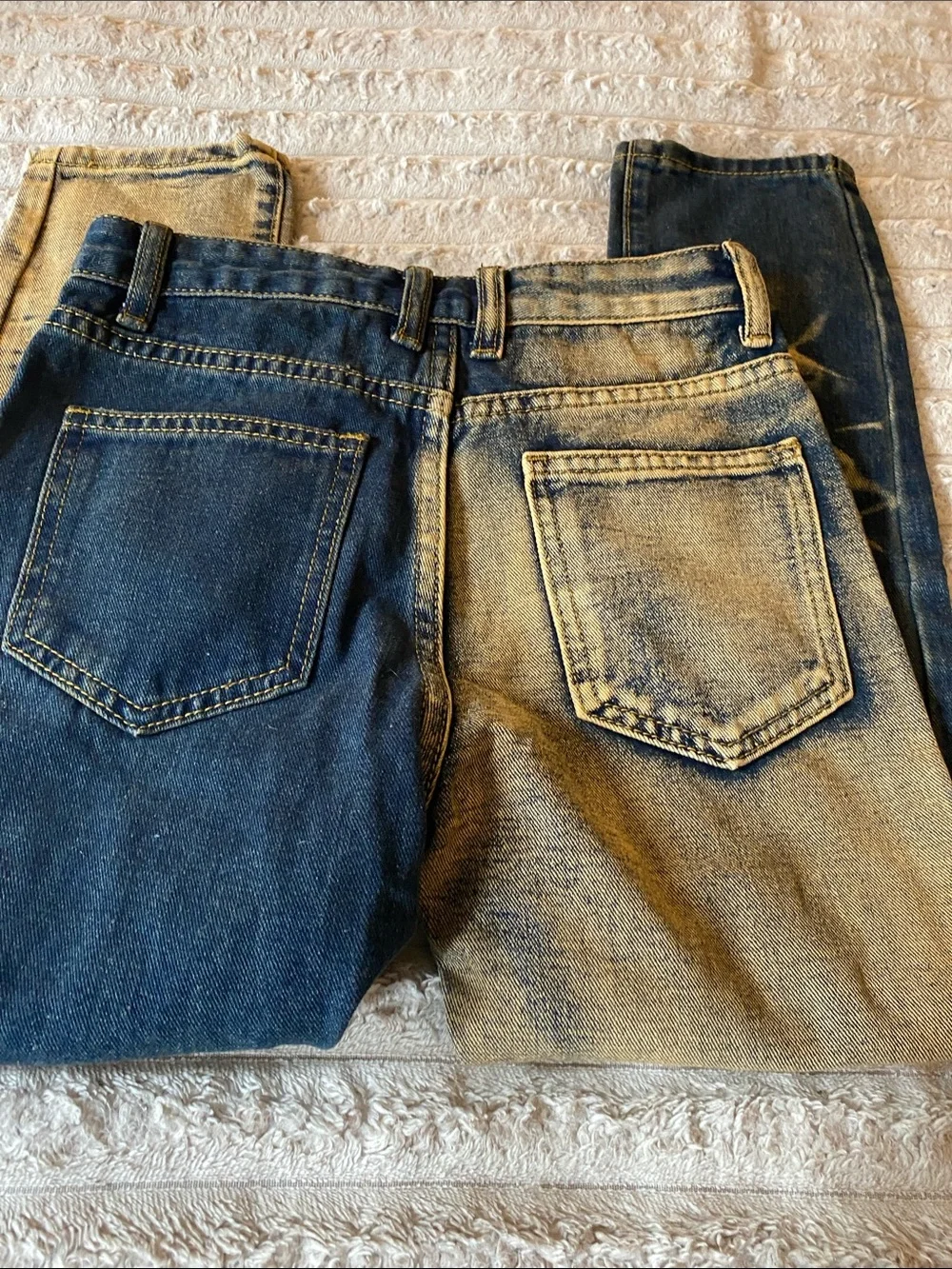 NWOT, Distress Blue Jeans Two Tone and back pockets.